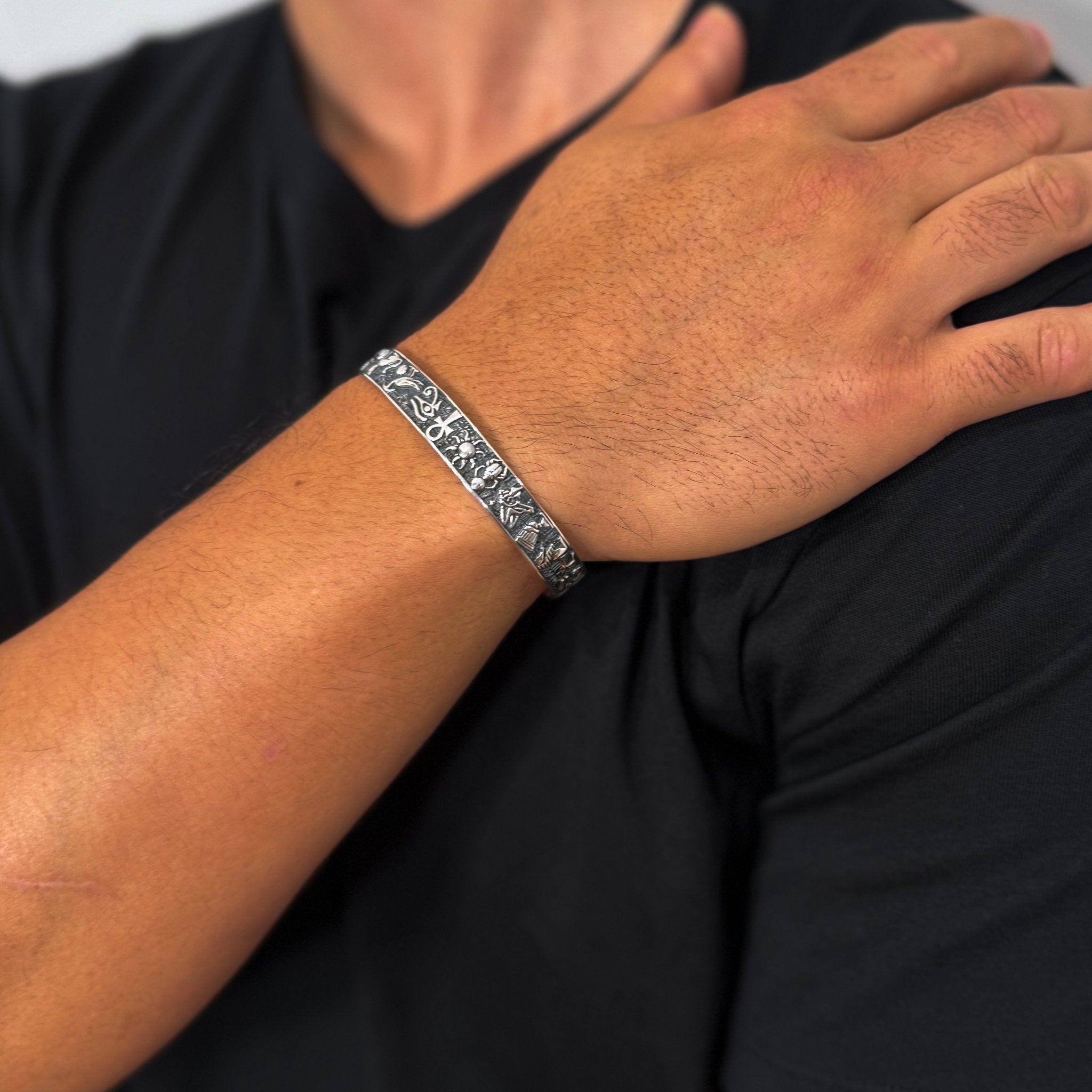 Guardian of Pharaohs Cuff (925 Sterling Silver) â Oxidized Egyptian Cuff - Bracelet - Men's Jewellery
