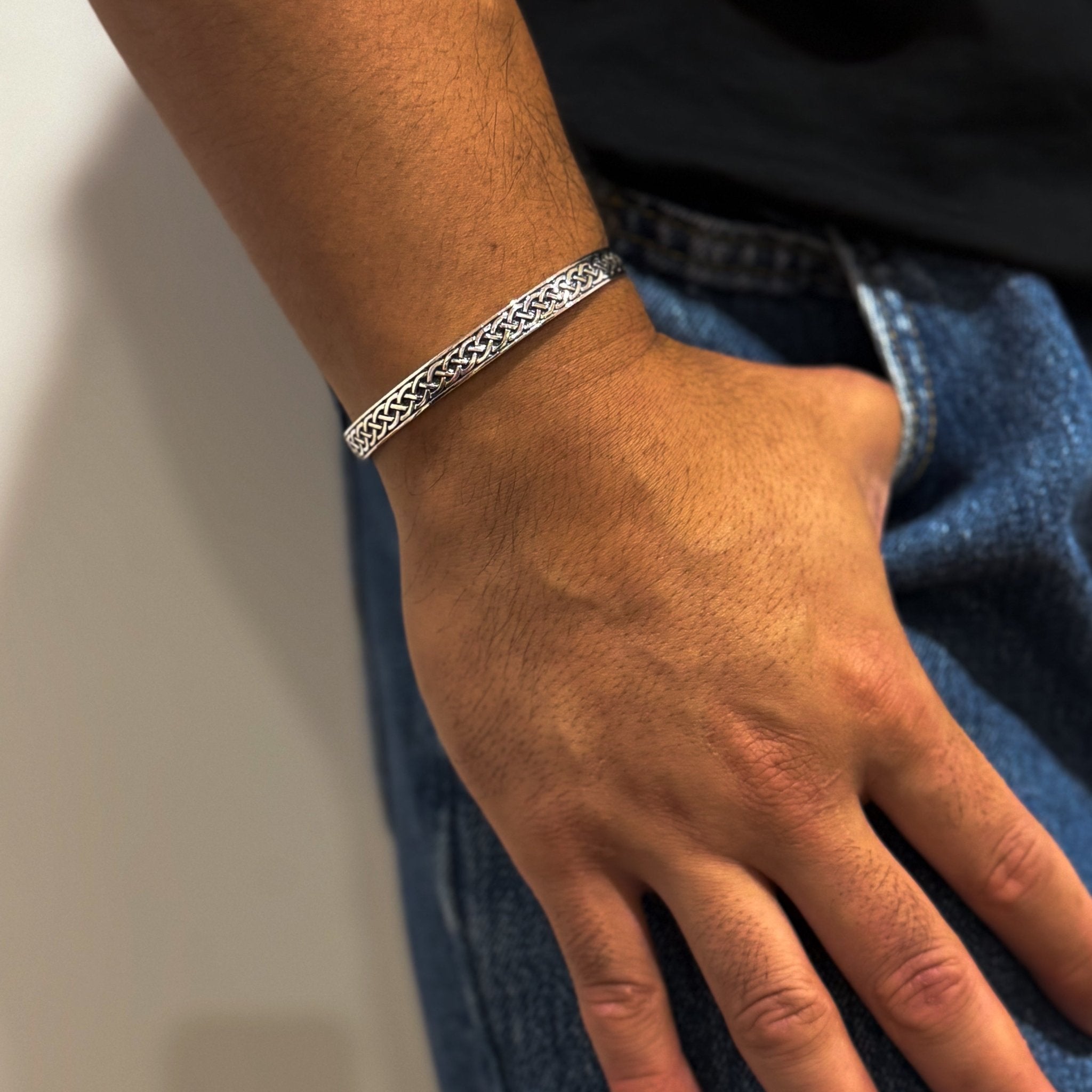 Celtic Knot Cuff (925 Sterling Silver) – Oxidized Celtic Pattern Cuff - Bracelet - Men's Jewellery