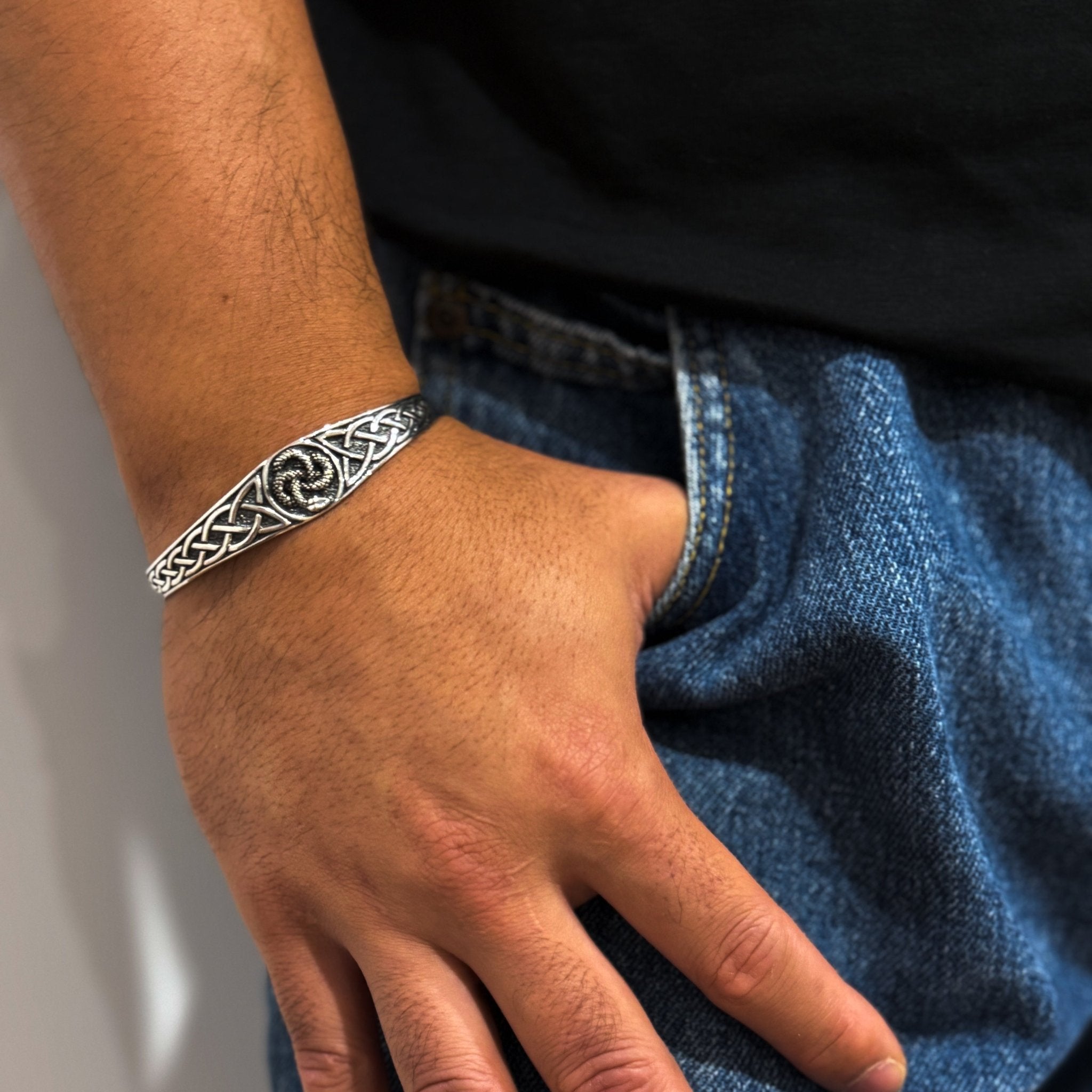 Infinite Ouroboros Cuff (925 Sterling Silver) – Oxidized Celtic and Ouroboros Cuff - Bracelet - Men's Jewellery